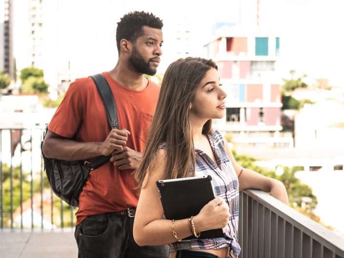 Pessoas, Modelos, Getty Images, Banco de Imagens, Gratuito, Escola, Aluno, Professor, Tecnologia